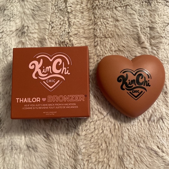 NIB KimChi Chic 04 I Went to Miami Bronzer - Picture 3 of 9